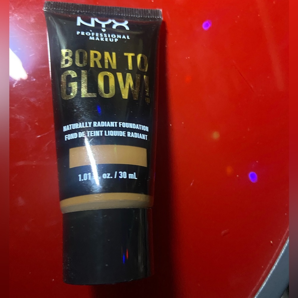 NYX Professional Makeup Born To Glow Cream Naturally Radiant Foundation Sienna